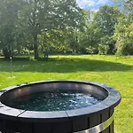 Raya Sunshine Wellness Retreat - Hot Tub & Sauna Holiday home *