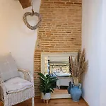 Raya Sunshine Wellness Retreat - Hot Tub & Sauna Holiday home *